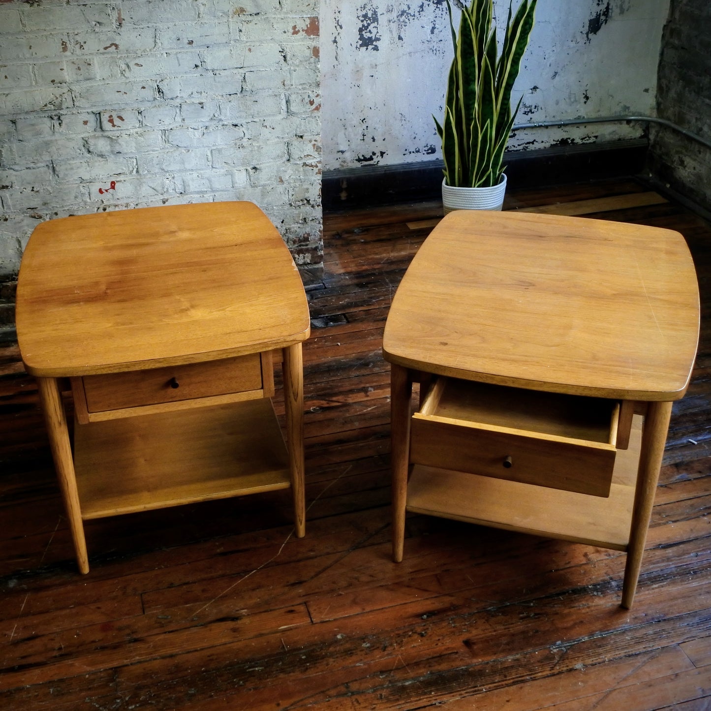 Broyhill Sculptura Living Room Set w Coffee Table & Pair of Side Tables