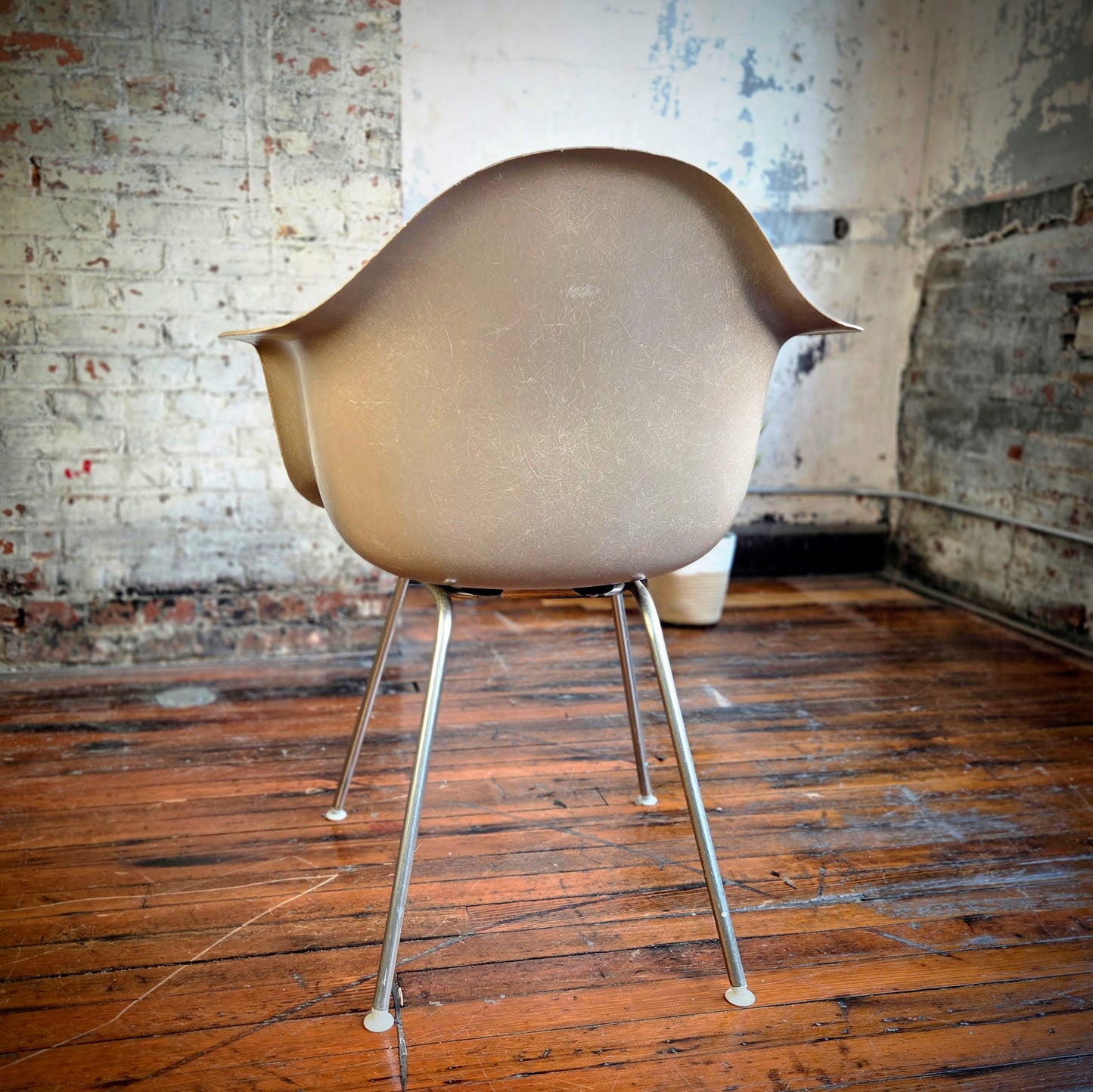 Herman Miller, Eames DAX Greige H-Base c.1960-1970