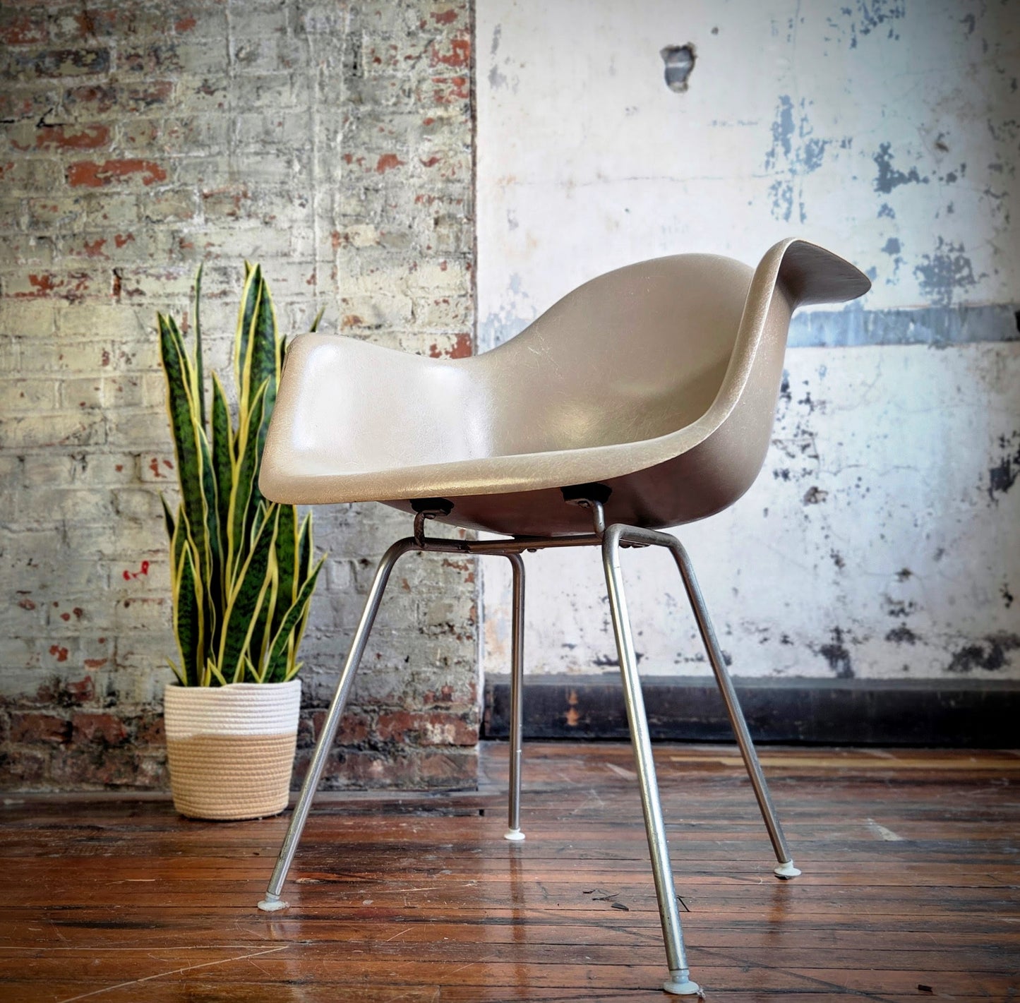 Herman Miller, Eames DAX Greige H-Base c.1960-1970
