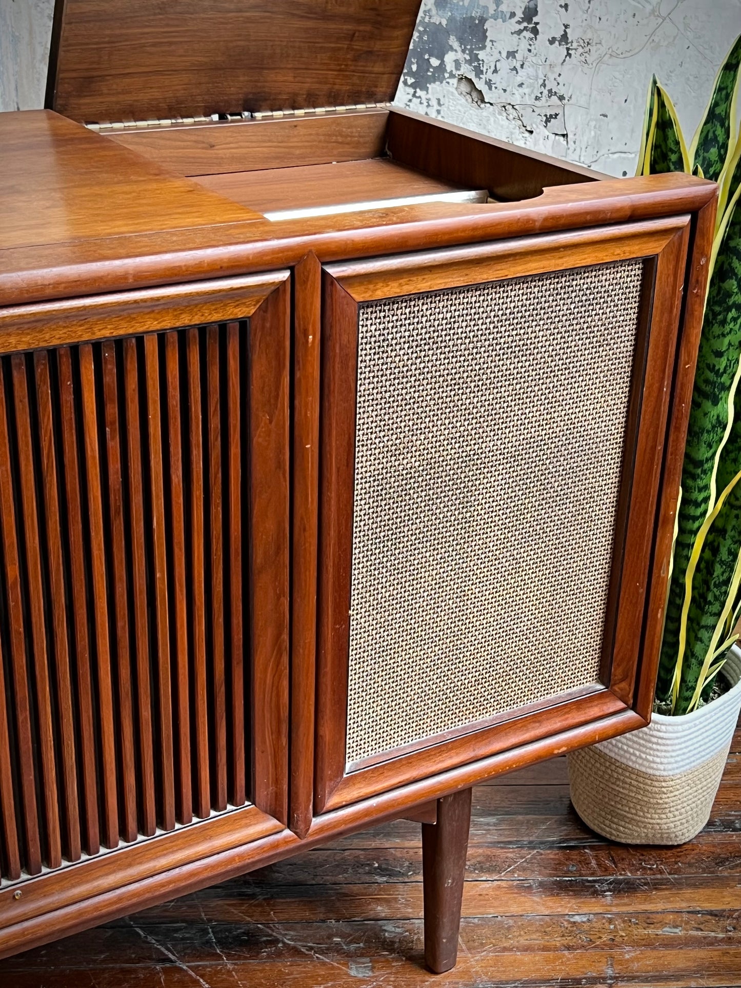 Motorola SK32 Stereo Console by Drexel - Restoration Included