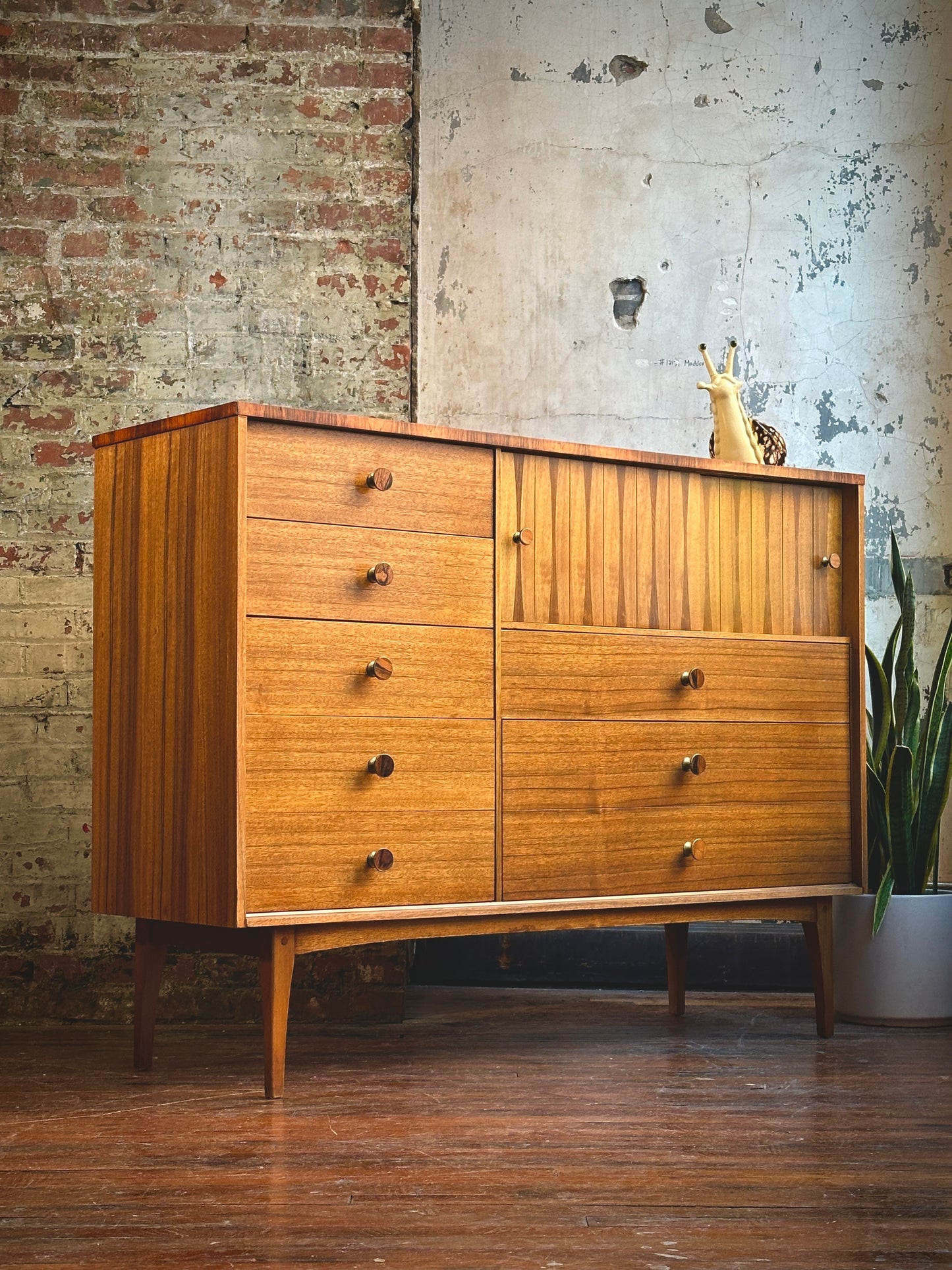 Lane Adventure Collection Oversized Magna-Style Chest