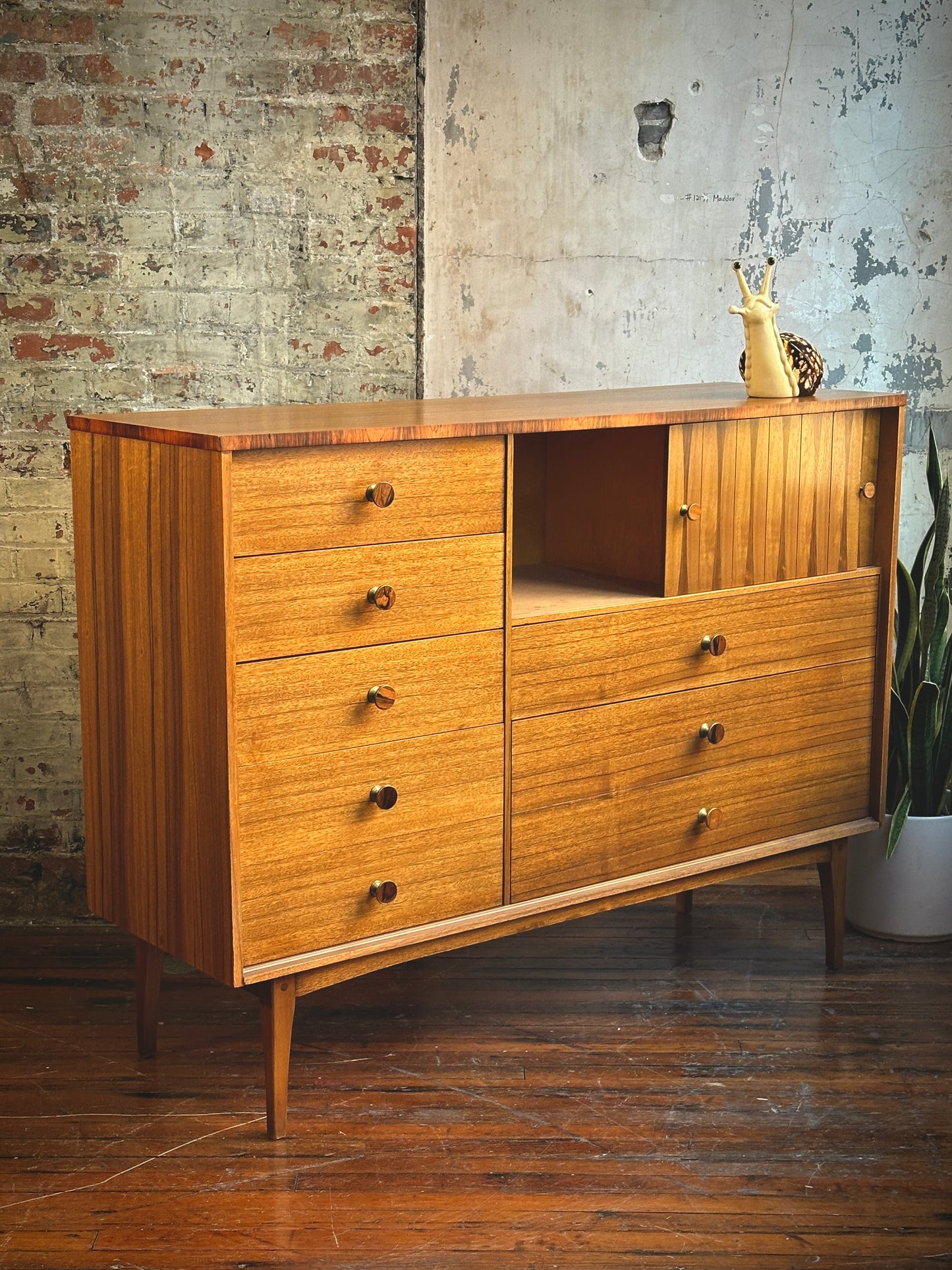 Lane Adventure Collection Oversized Magna-Style Chest