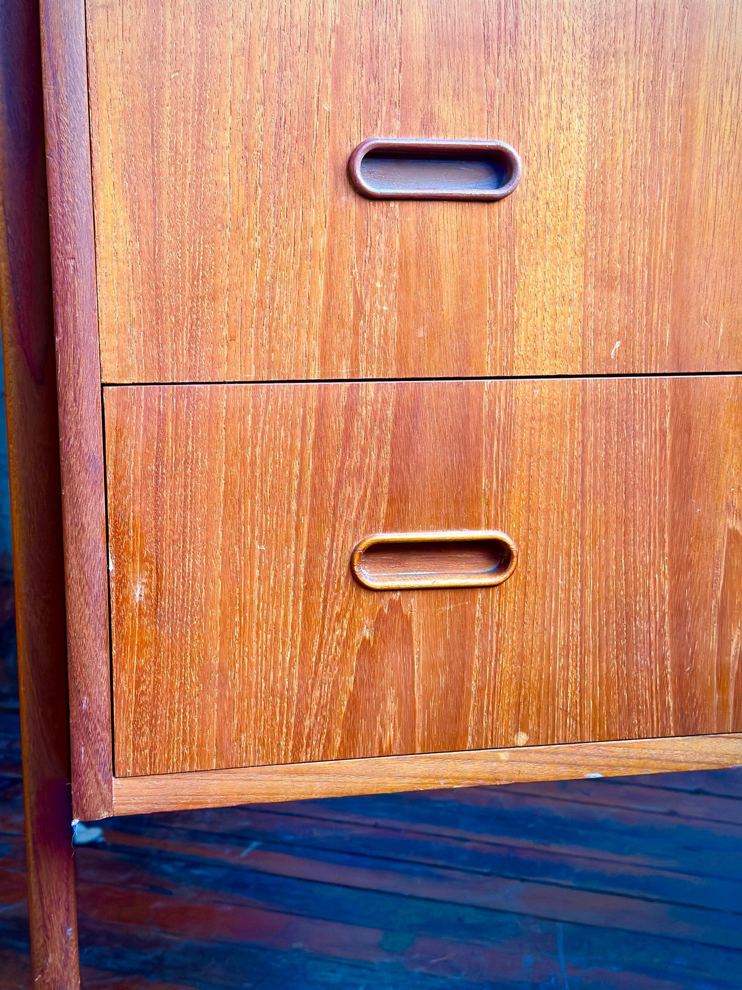 Teak bedroom set with Exo-legs