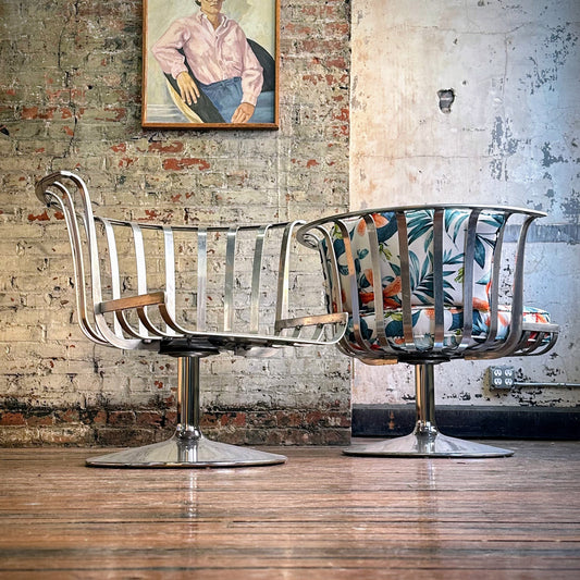 Russell Woodard Polished Aluminum Swivel Pair of Patio Chairs (Newly Upholstered)