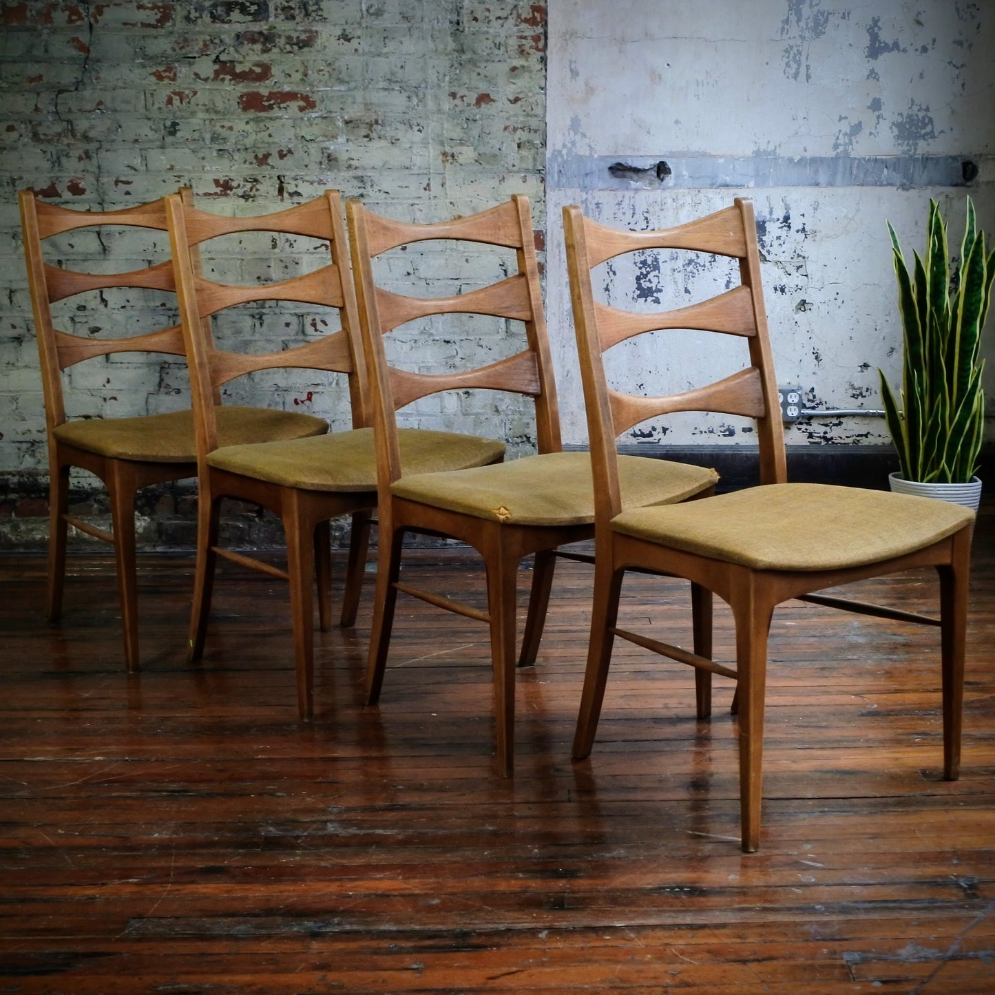 Lane Rhythm Mid Century Modern Set of 4 Chairs with Restoration Included