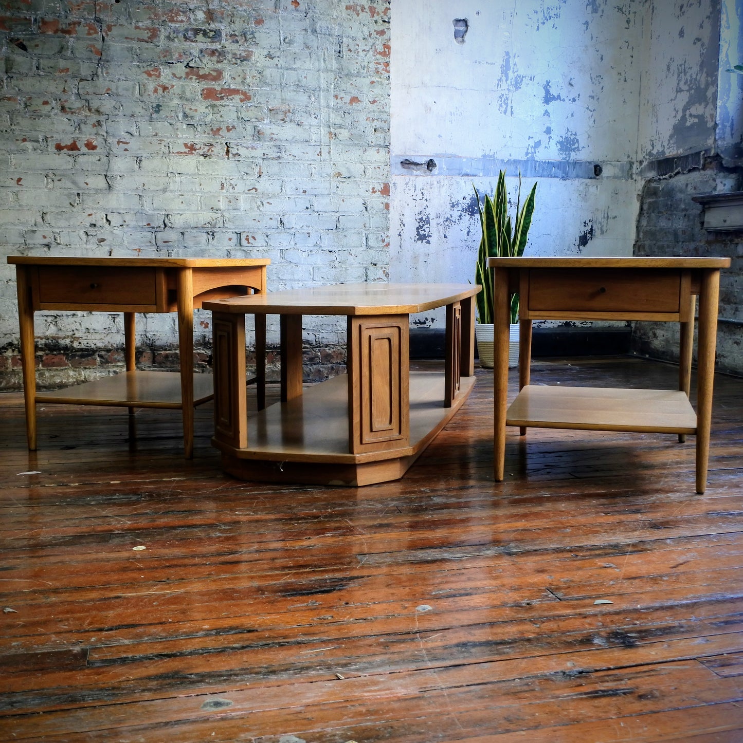 Broyhill Sculptura Living Room Set w Coffee Table & Pair of Side Tables