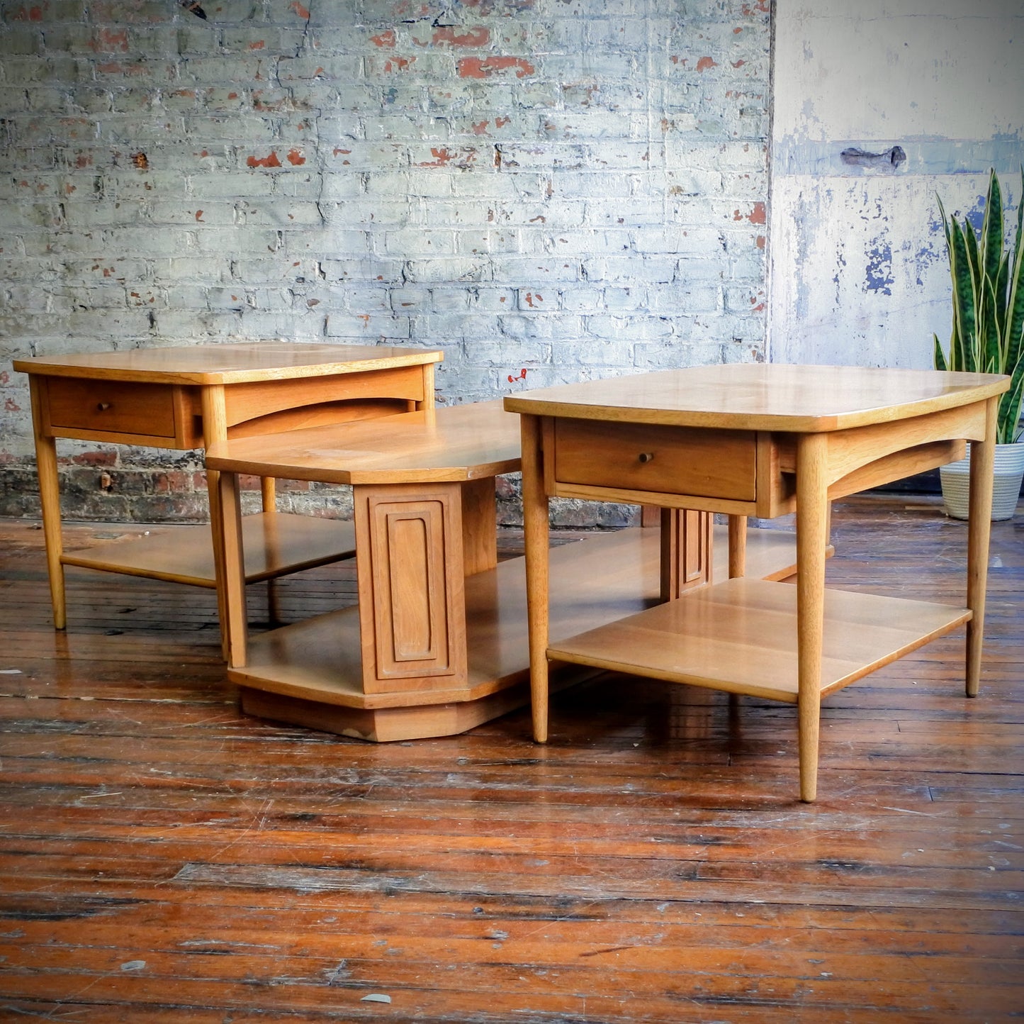 Broyhill Sculptura Living Room Set w Coffee Table & Pair of Side Tables