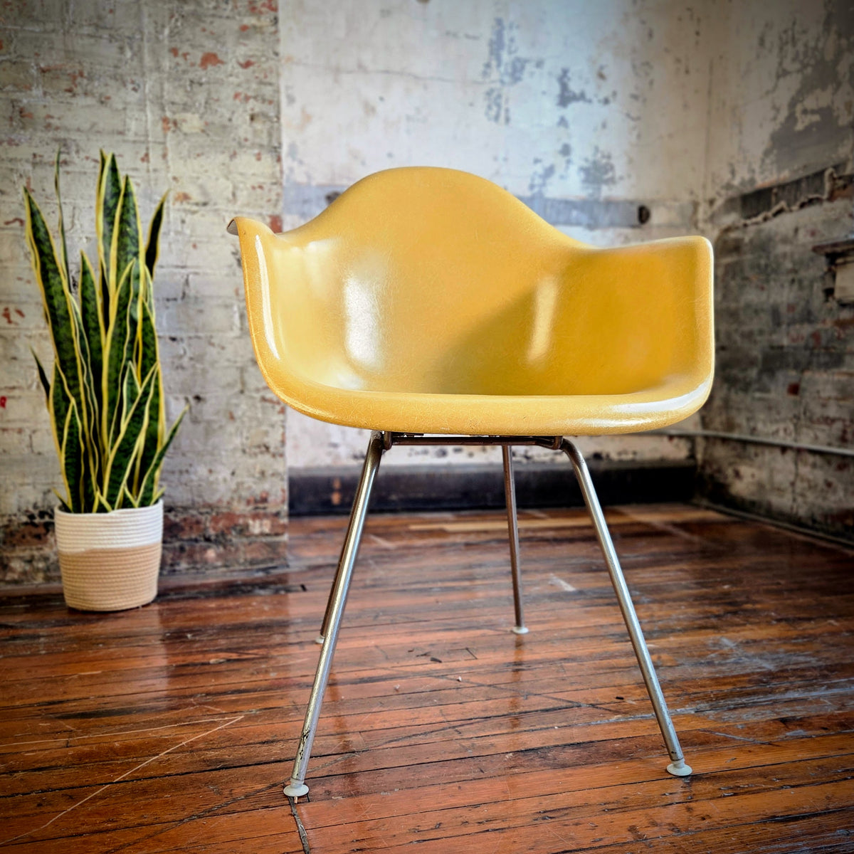 Herman Miller, Eames DAX Lemon-Yellow H-Base c.1965-1977 – Vintage 