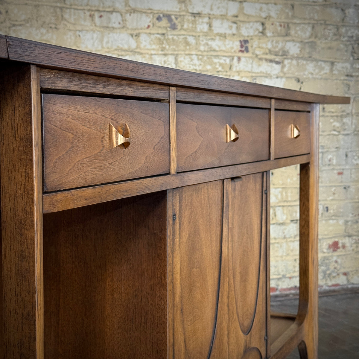 Broyhill Brasilia Bar Cart