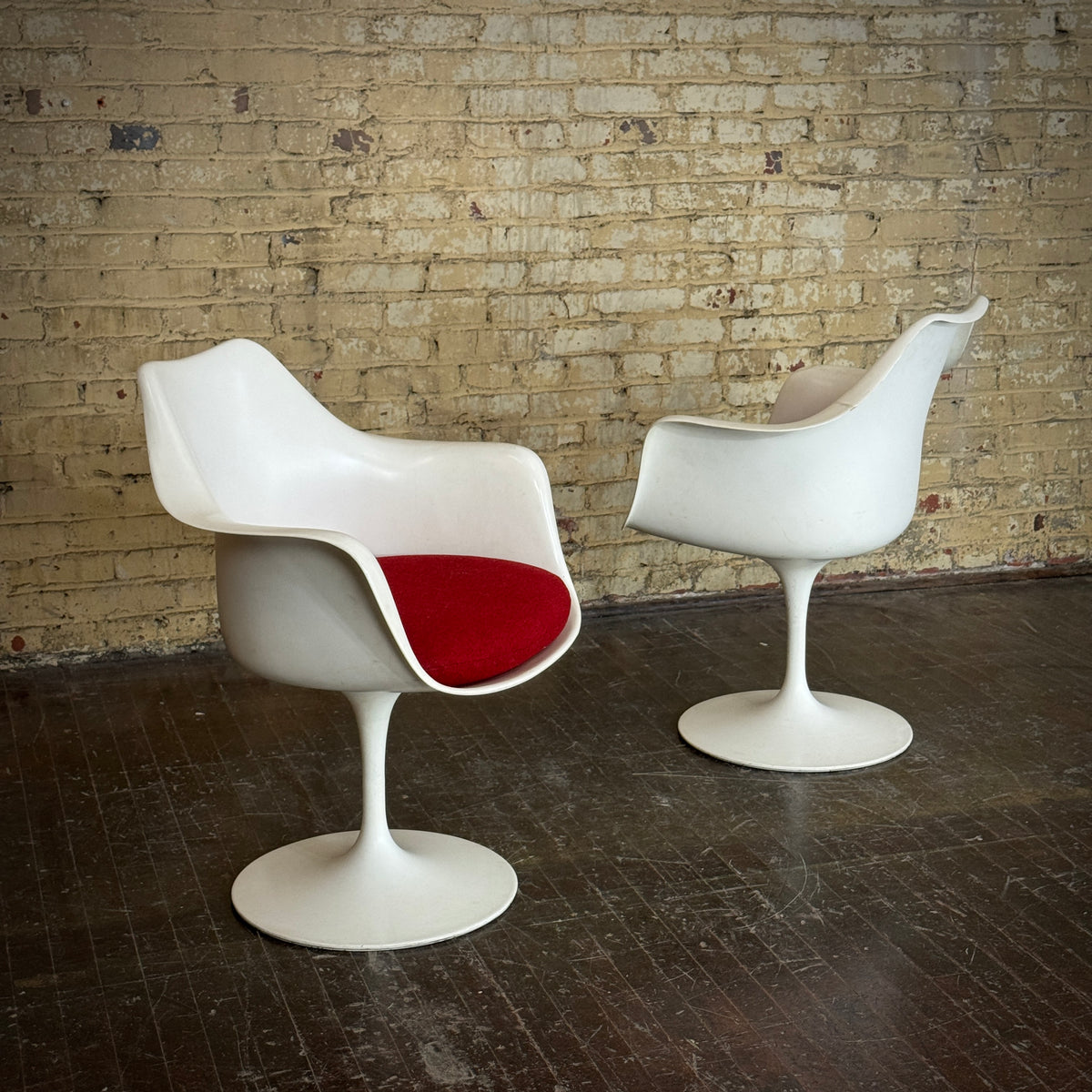 Pair - Eero Saarinin First Generation for Knoll Tulip Armchairs