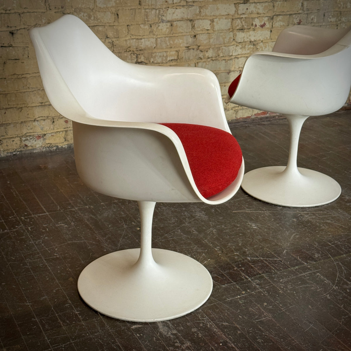 Pair - Eero Saarinin First Generation for Knoll Tulip Armchairs