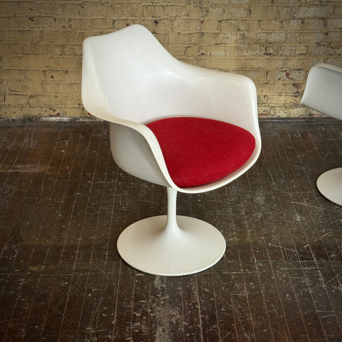 Pair - Eero Saarinin First Generation for Knoll Tulip Armchairs