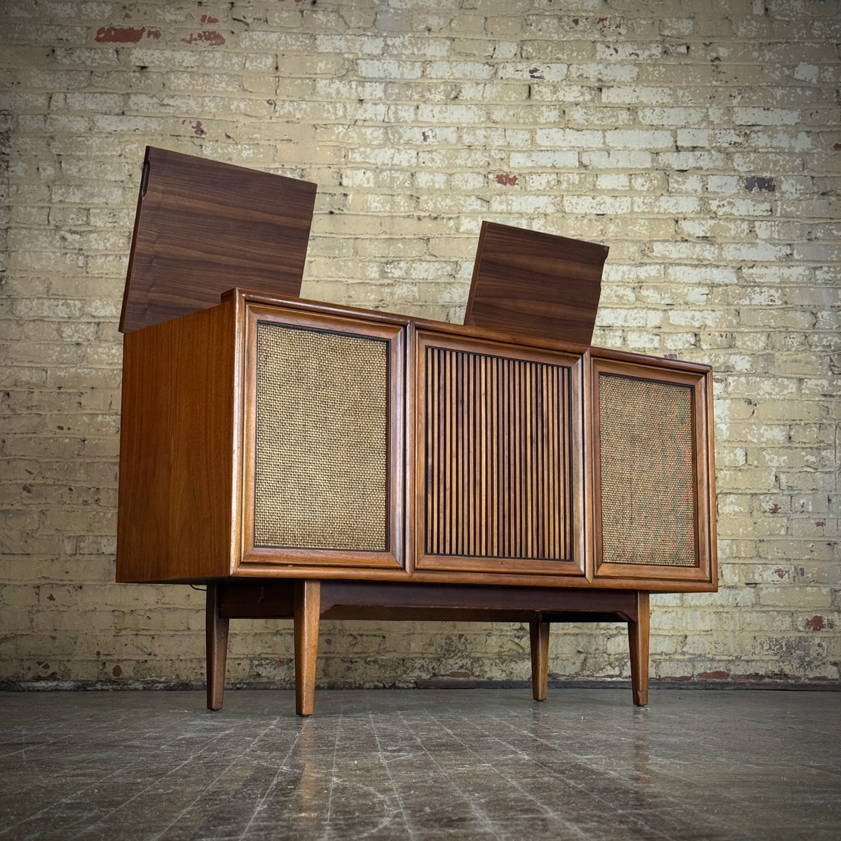 Motorola Drexel Declaration Retro-Engineered Stereo Console - SK77