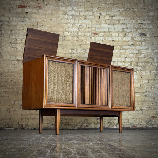 Motorola Drexel Declaration Retro-Engineered Stereo Console - SK77