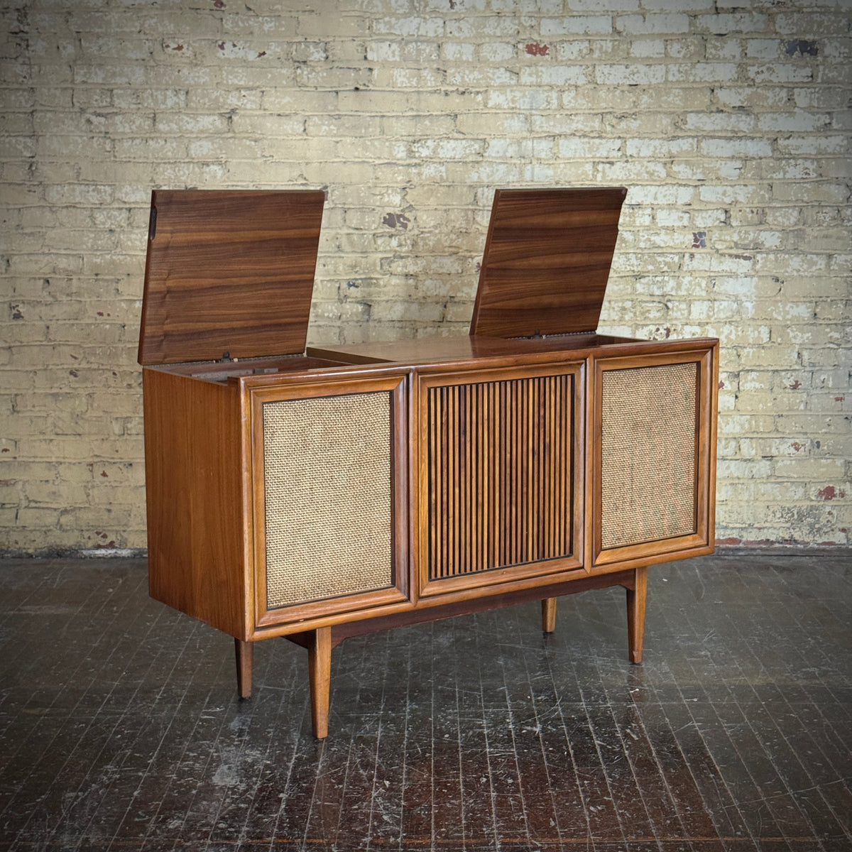 Motorola Drexel Declaration Retro-Engineered Stereo Console - SK77