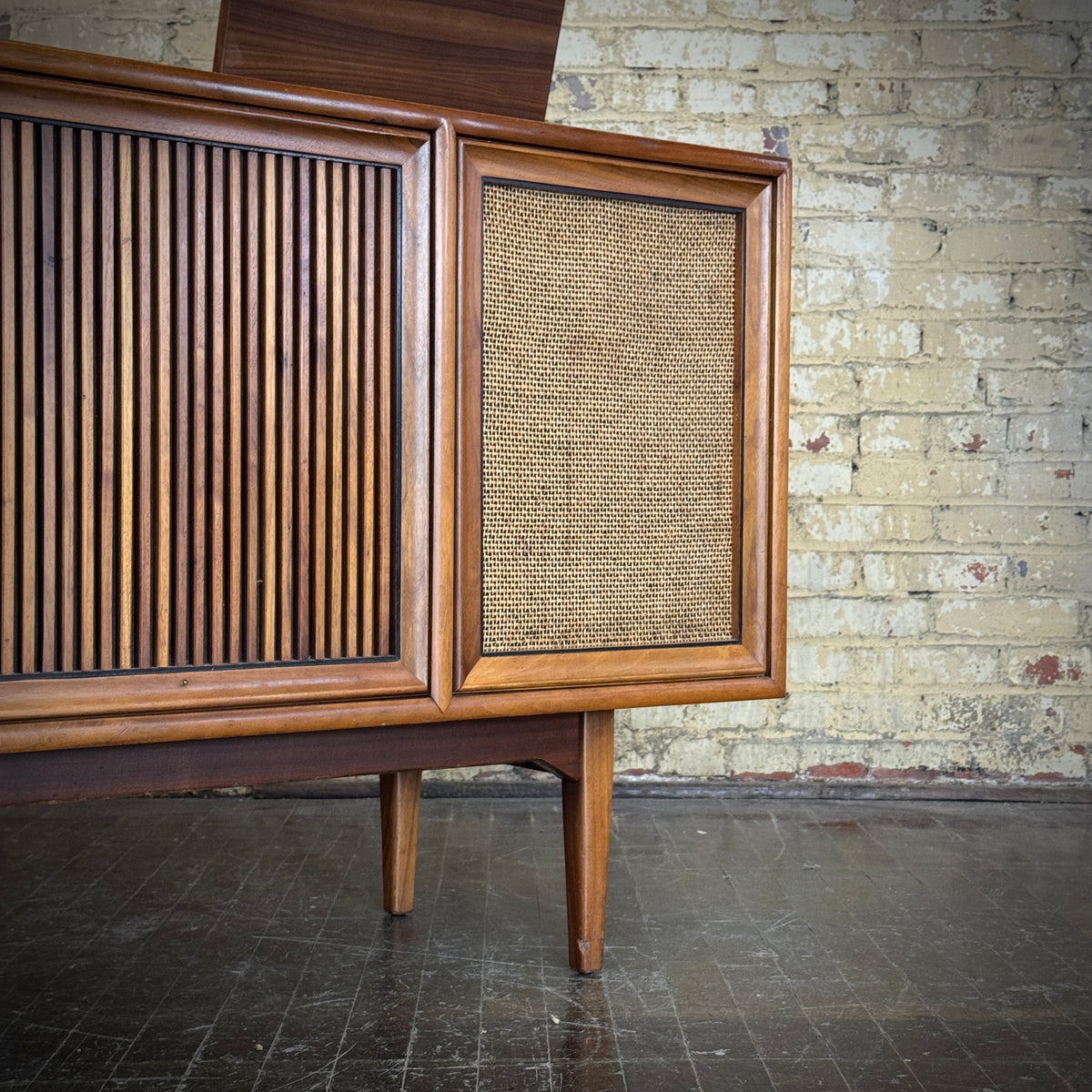 Motorola Drexel Declaration Retro-Engineered Stereo Console - SK77