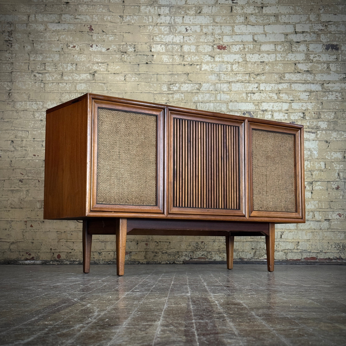 Motorola Drexel Declaration Retro-Engineered Stereo Console - SK77