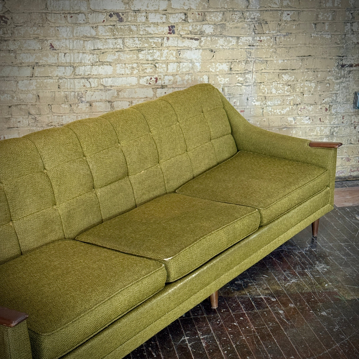 Kroehler Avant Sofa (YOU customize!)