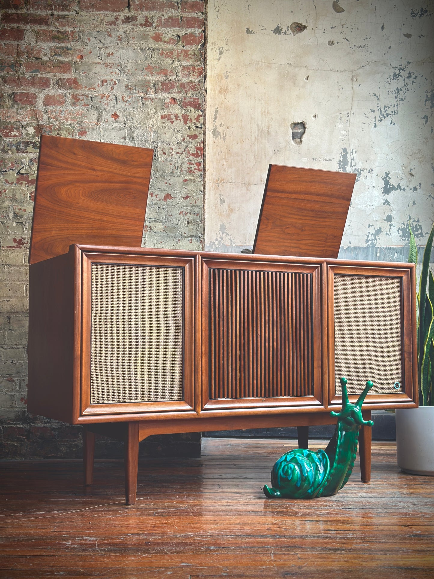 Motorola Drexel Declaration Retro-Engineered Stereo Console - SK52