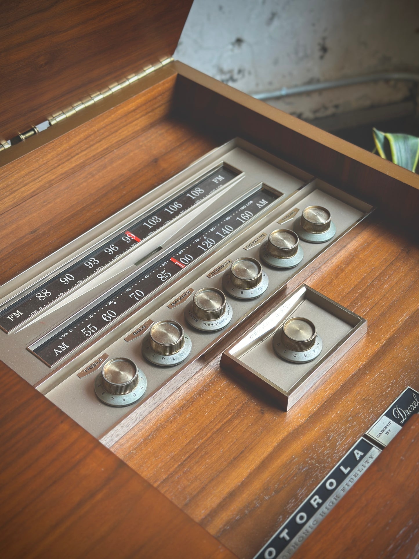 Motorola Drexel Declaration Retro-Engineered Stereo Console - SK52