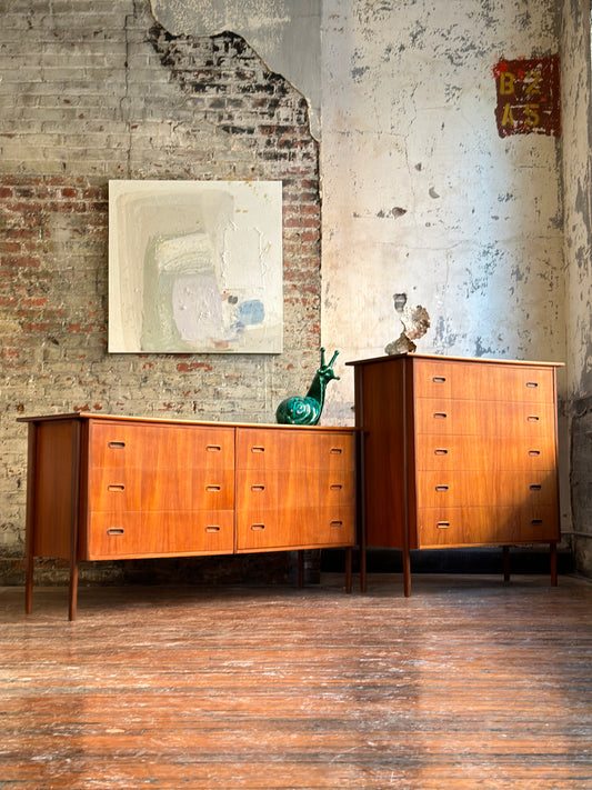 Teak bedroom set with Exo-legs