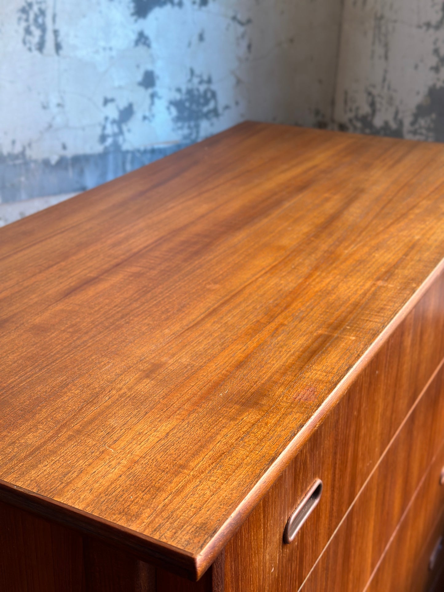 Teak bedroom set with Exo-legs