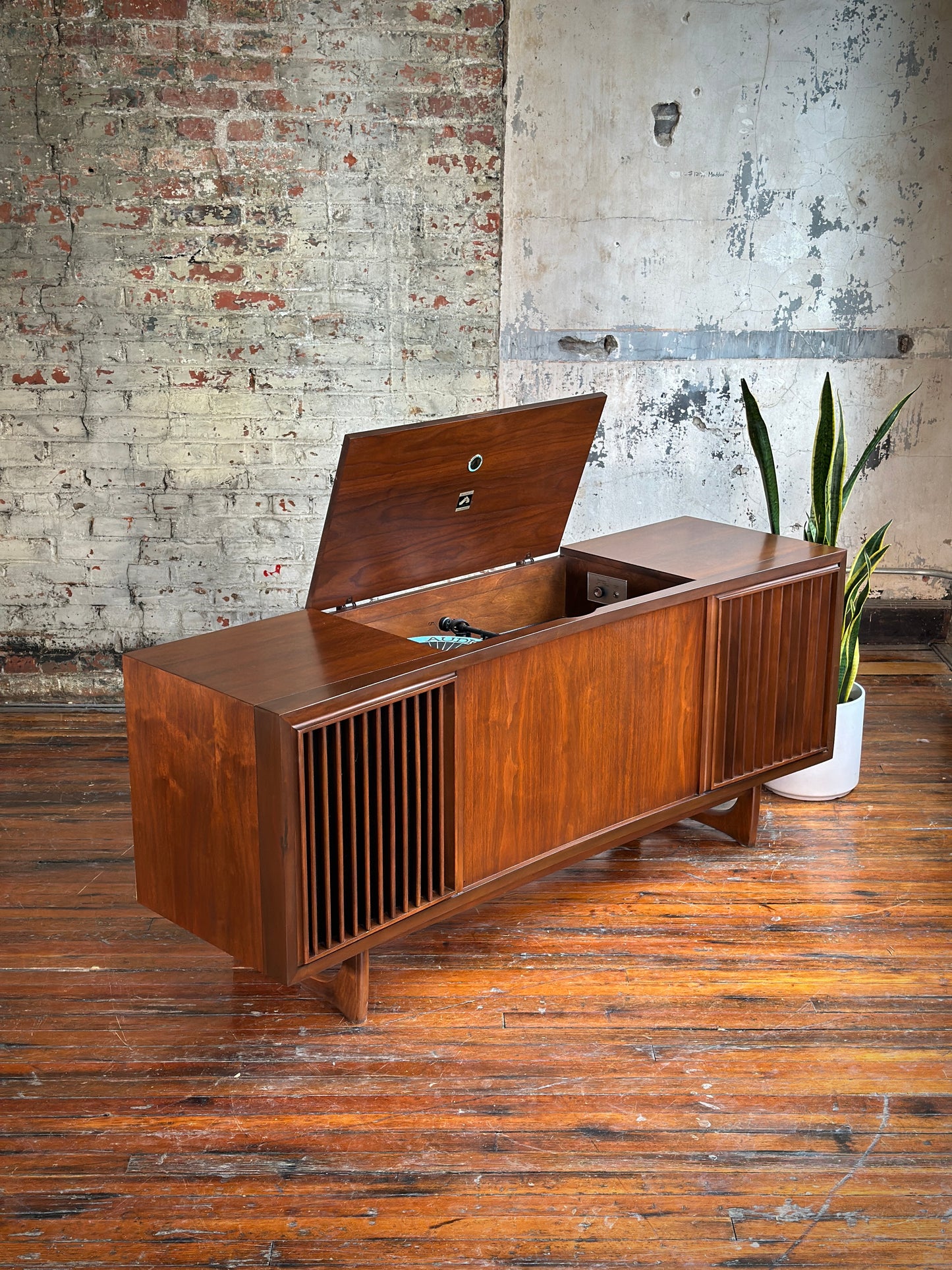 RCA Annapolis Retro-Engineered Stereo Console